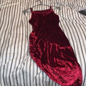 red velvet sinched on the side bodycon dress